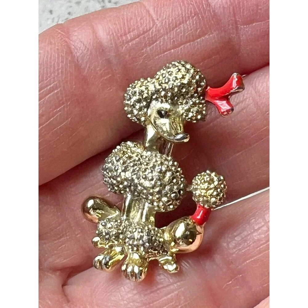 Gold-Tone Poodle Brooch Enamel Red Bow & Accents Textured Pin MCM Vintage - Picture 5 of 7